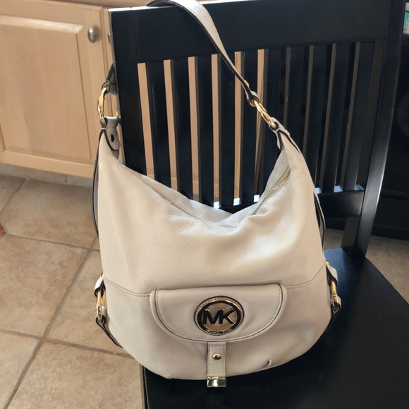 Michael Kors Handbags - MICHAEL KORS OFF WHITE GOLD LEATHER BAG-EUC